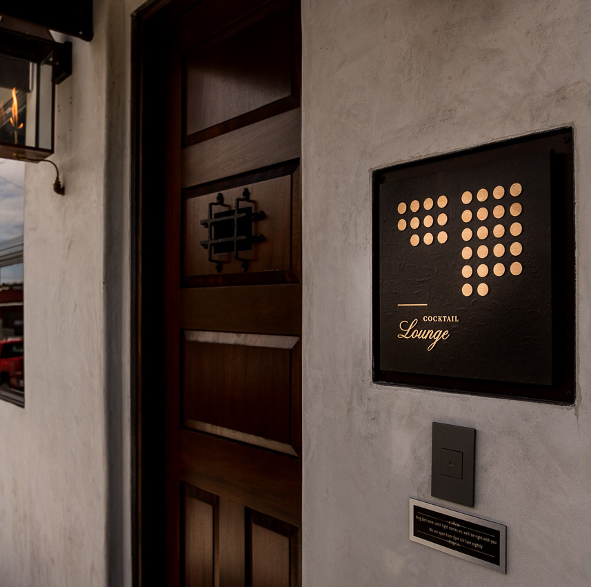 1122 Speakeasy Cocktail bar entrance